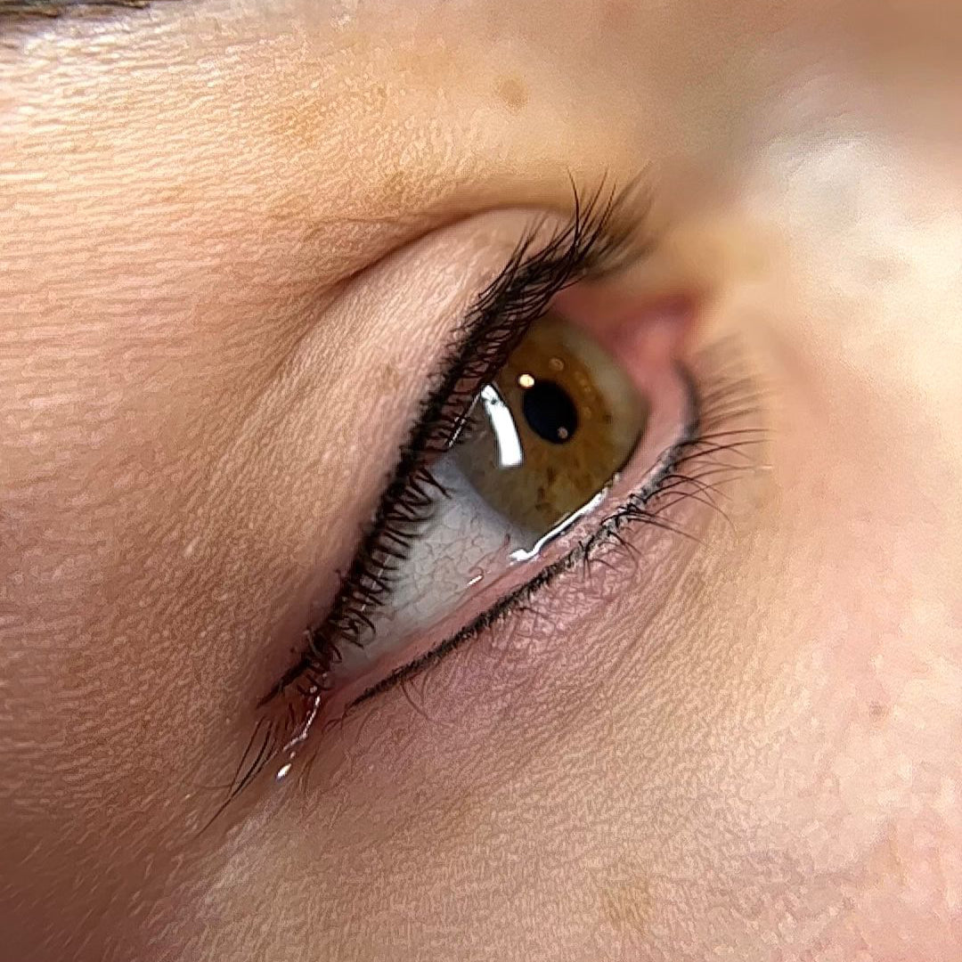 Delineado de Ojo Semipermanente Inferior