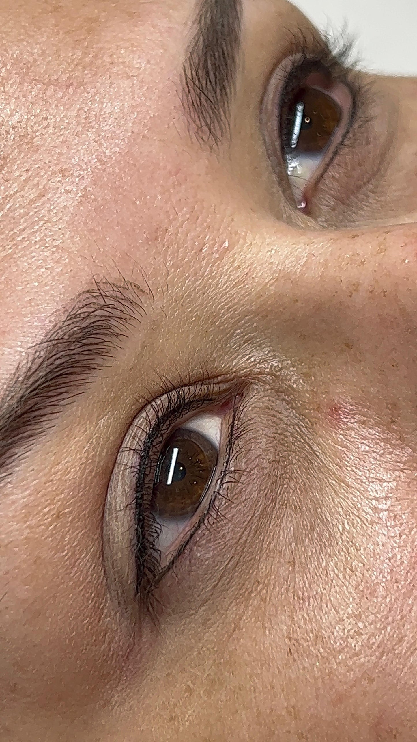 Delineado de Ojo Semipermanente Inferior