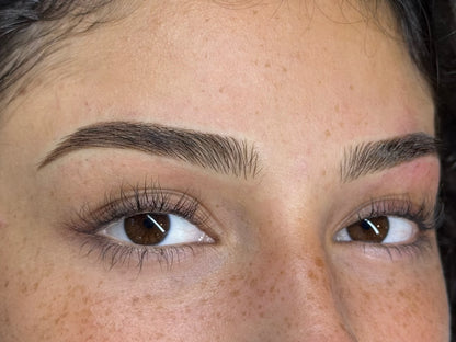 Latin Brows con Carmela